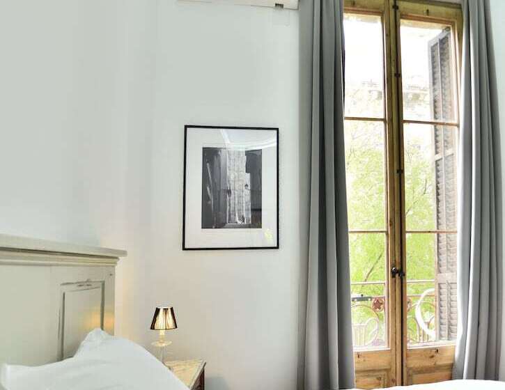 Номер Superior с Балконом, Hostal Girona