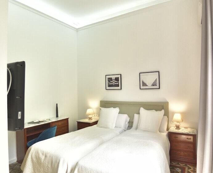 Номер Superior с Балконом, Hostal Girona