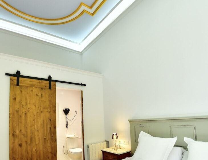 Номер Superior с Балконом, Hostal Girona