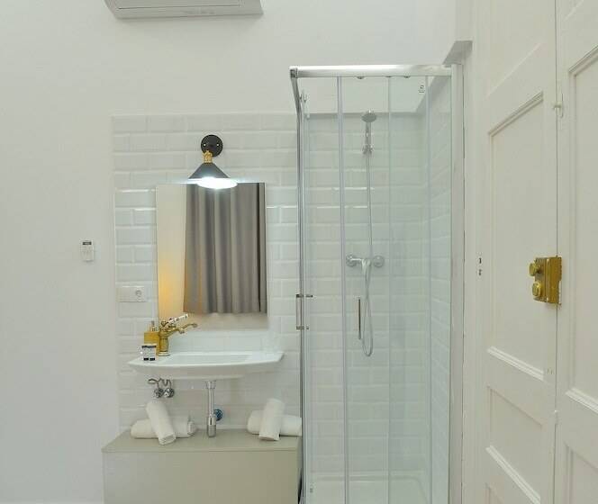 Номер Economy с общей ванной комнатой, Hostal Girona