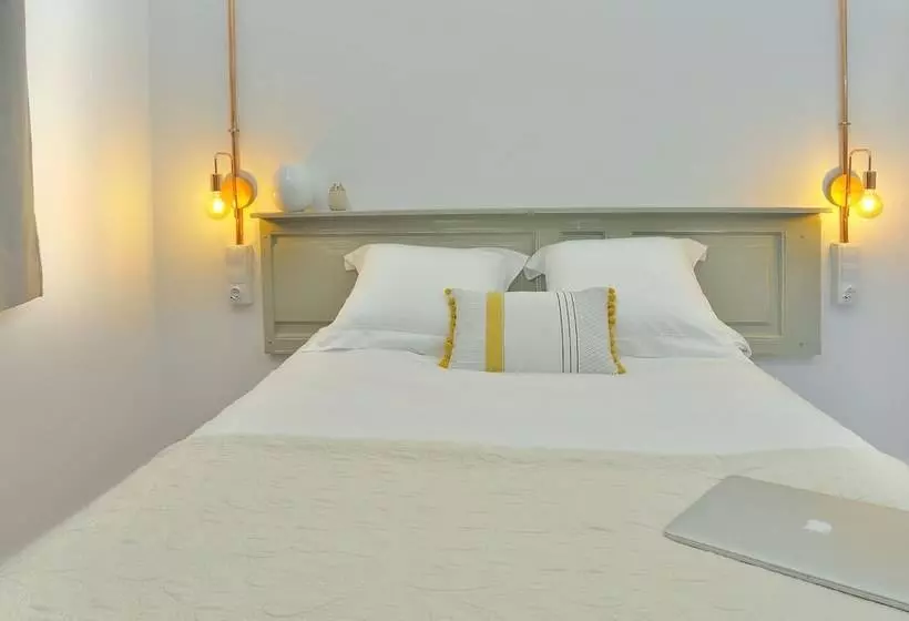 اتاق اکونومی با حمام مشترک, Hostal Girona