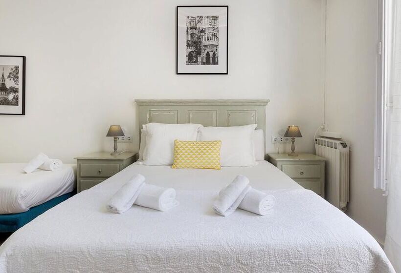 Трехместный Номер Superior, Hostal Girona