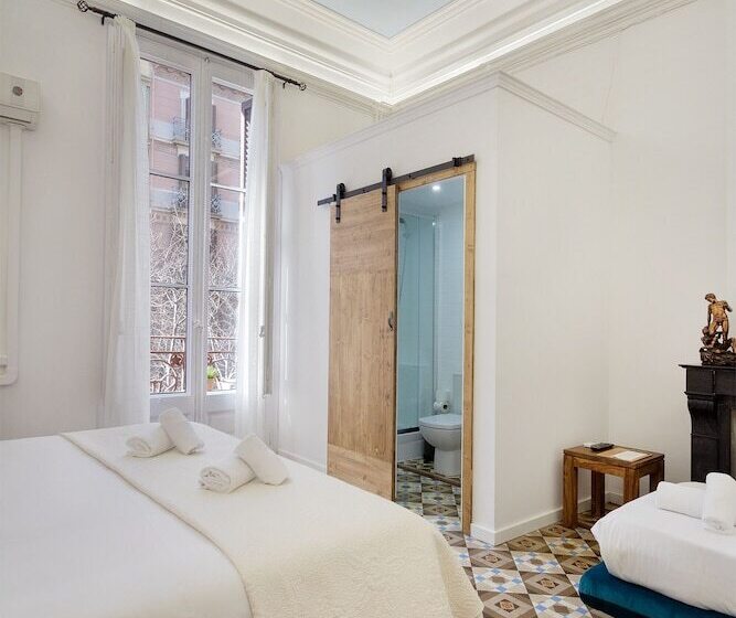 Трехместный Номер Superior, Hostal Girona