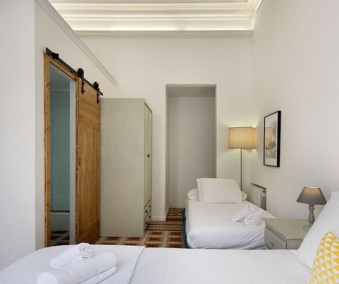 Трехместный Номер Superior, Hostal Girona