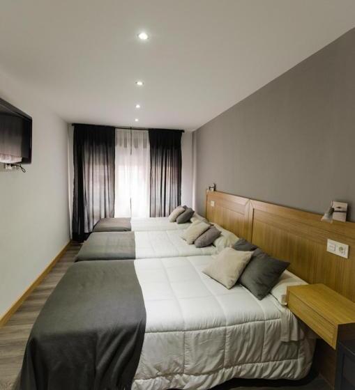 חדר סטנדרט לשלושה, Hostal Libertad