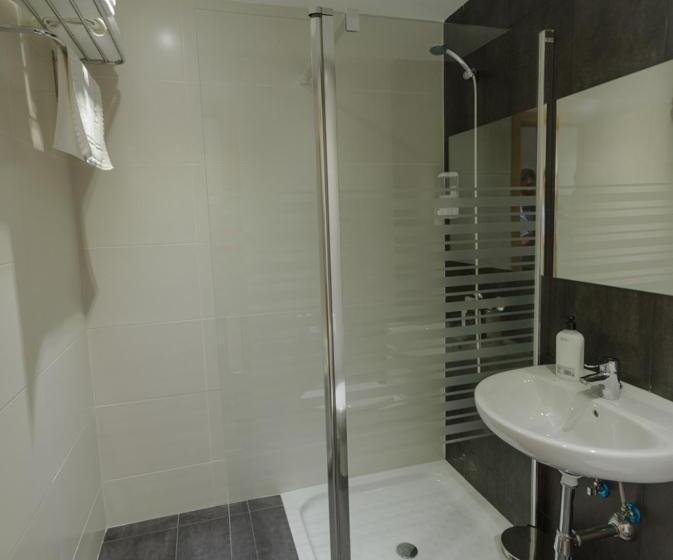 غرفة قياسية ثلاثية, Hostal Libertad