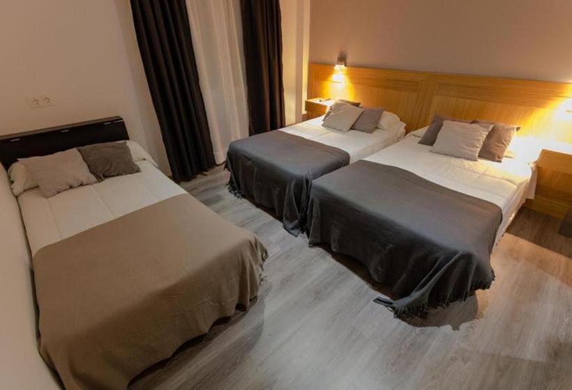 غرفة قياسية ثلاثية, Hostal Libertad