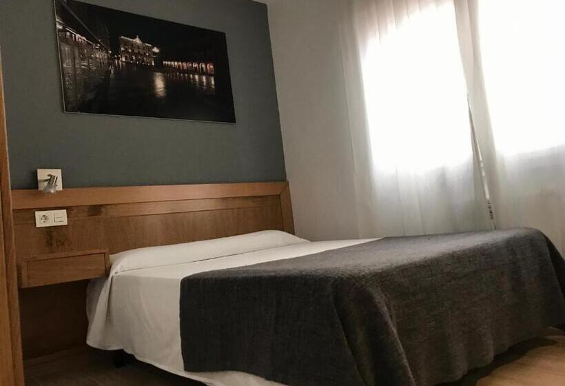 غرفة إقتصادية, Hostal Libertad