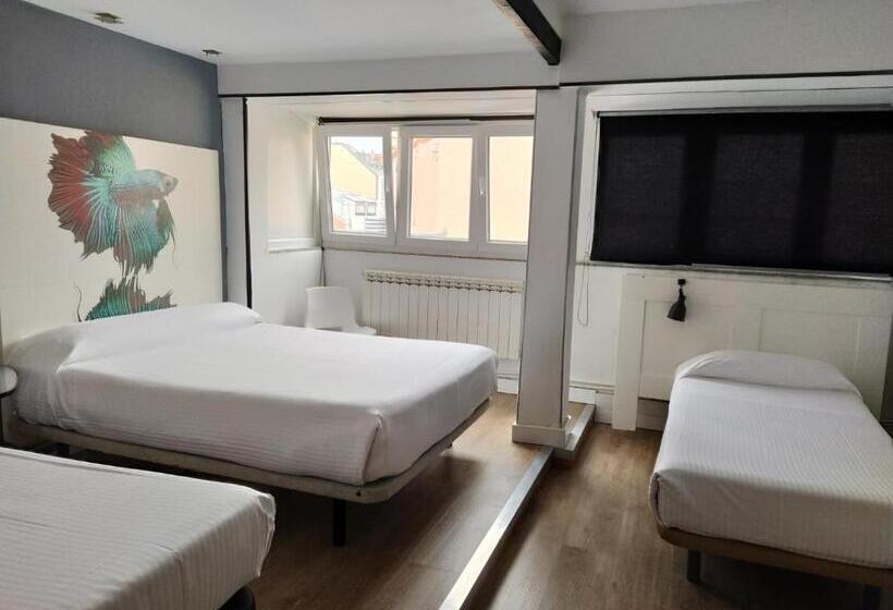 Economy Quadruple Room, Hostal Mara