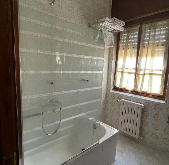 Habitación Estándar 2 Camas Matrimonio, La Bilbaina