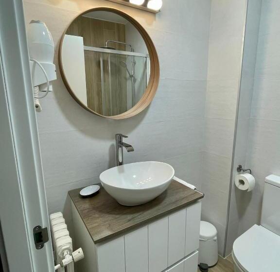 Habitación Triple Estándar Vista Jardín, La Bilbaina