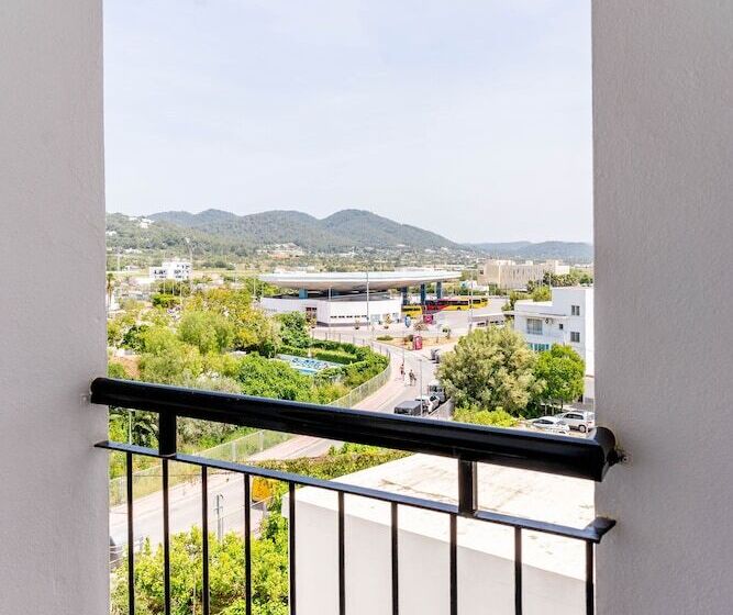 اتاق استاندارد یک نفره, The Red Hotel Adults Only