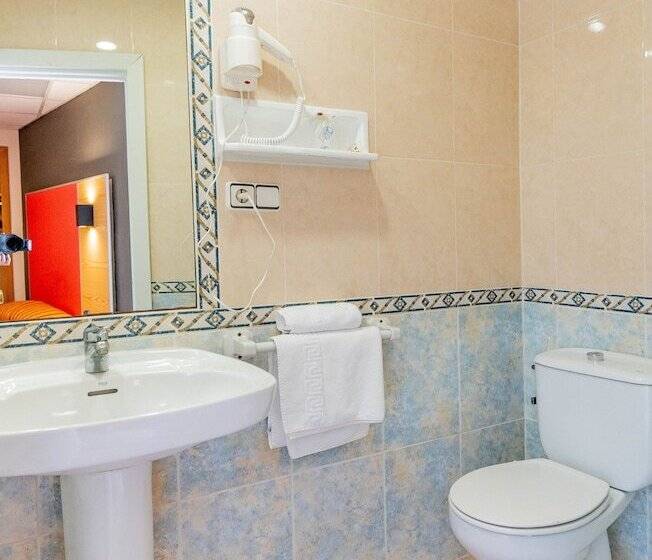 اتاق استاندارد, The Red Hotel Adults Only