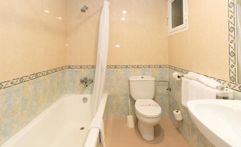 اتاق استاندارد, The Red Hotel Adults Only