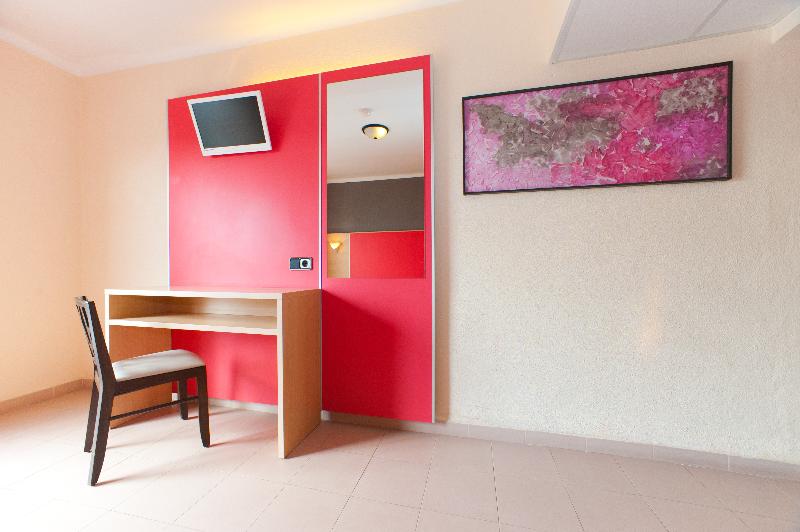 اتاق استاندارد با چشمانداز دریا, The Red Hotel Adults Only