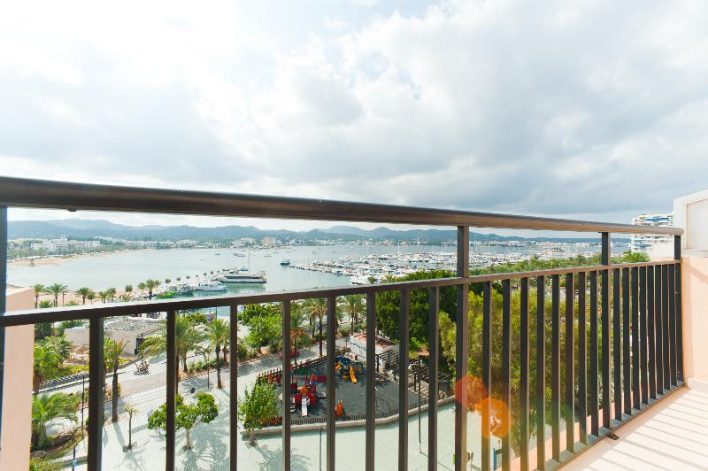 اتاق استاندارد با چشمانداز دریا, The Red Hotel Adults Only