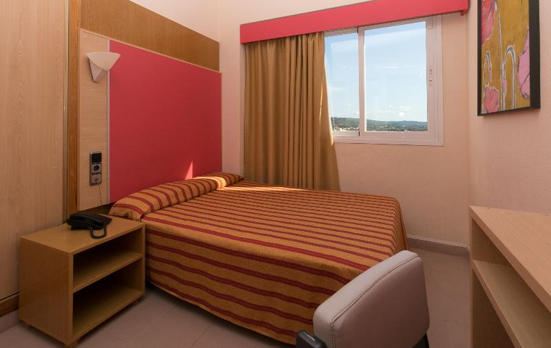 اتاق استاندارد یک نفره, The Red Hotel Adults Only