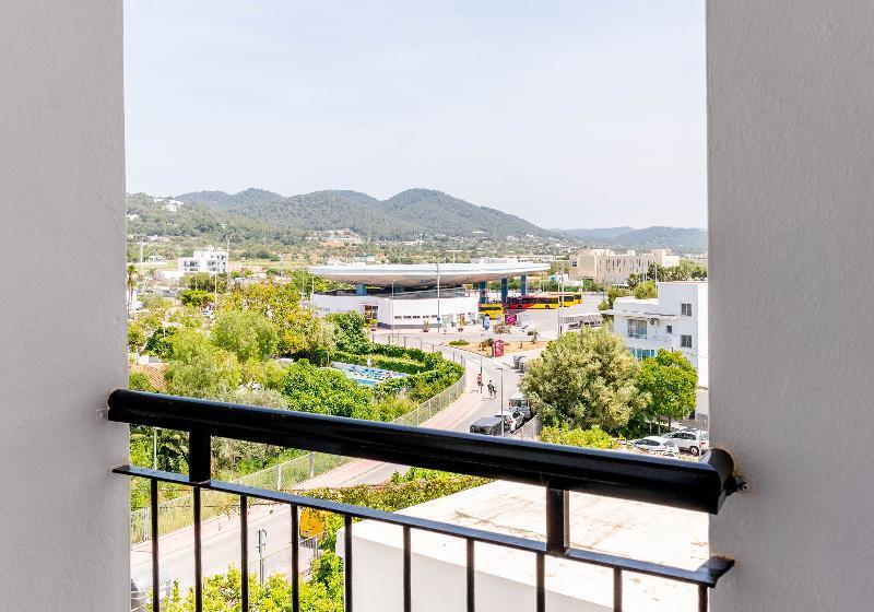 اتاق استاندارد یک نفره, The Red Hotel Adults Only