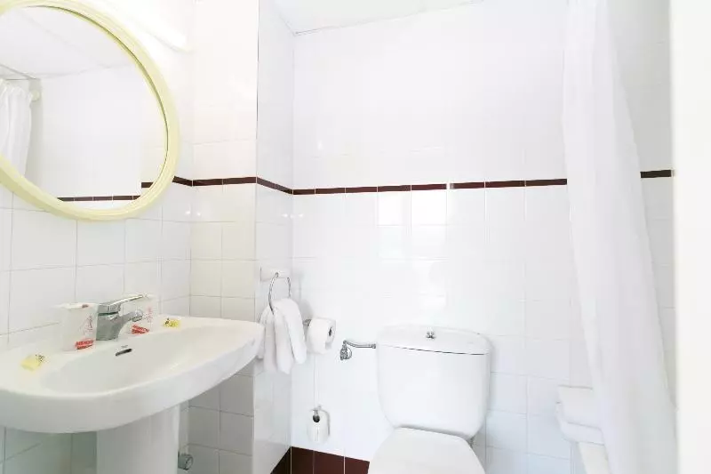 اتاق سوپریور با چشمانداز دریا, The Red Hotel Adults Only