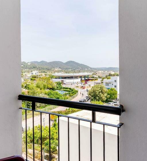 اتاق استاندارد یک نفره, The Red Hotel Adults Only