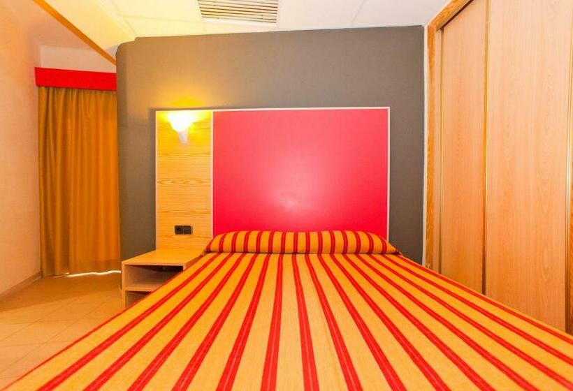 اتاق استاندارد یک نفره, The Red Hotel Adults Only