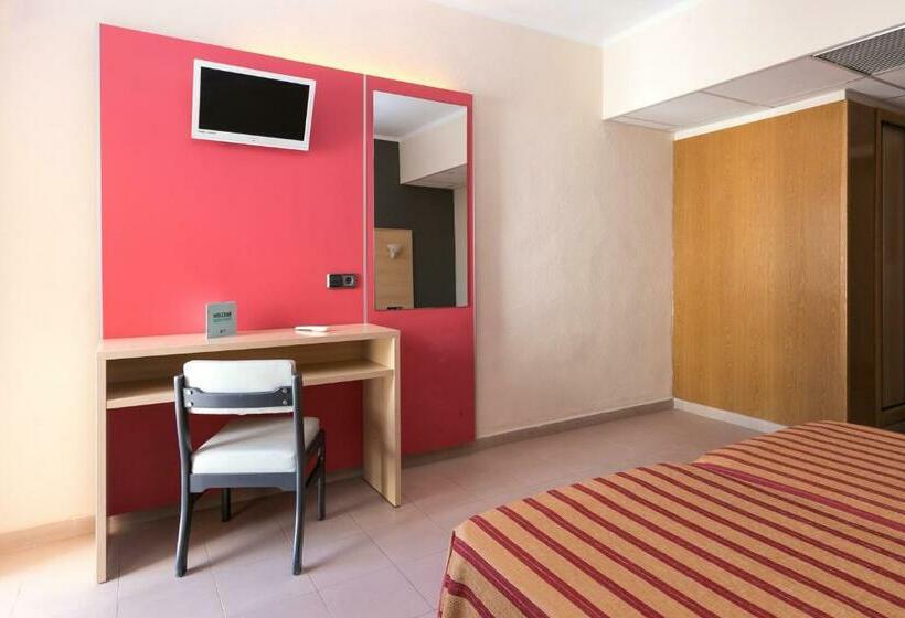 Номер Стандарт, The Red Hotel   Adults Only
