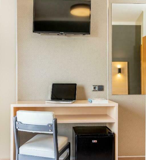 اتاق استاندارد, The Red Hotel Adults Only