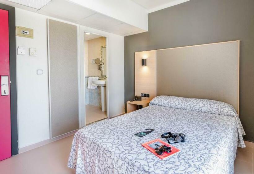 اتاق استاندارد, The Red Hotel Adults Only