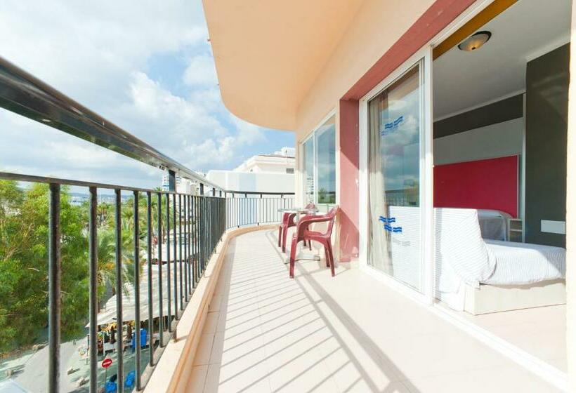 اتاق استاندارد با چشمانداز دریا, The Red Hotel Adults Only