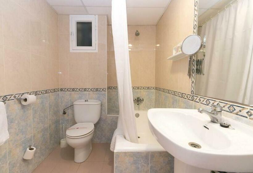 اتاق استاندارد با چشمانداز دریا, The Red Hotel Adults Only