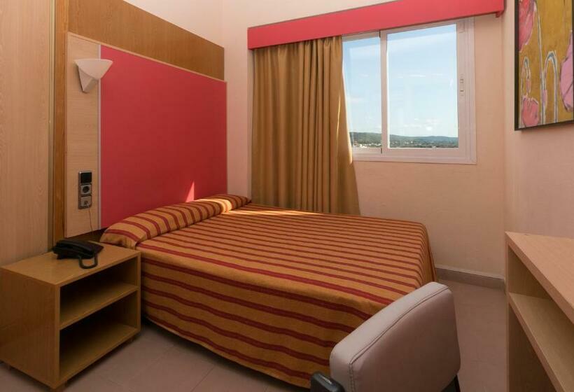 اتاق اکونومی یک تخته, The Red Hotel Adults Only