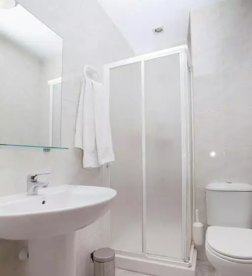 Camera Superiore Singola, Hostal Roma