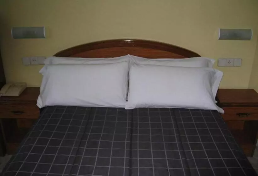 Camera Superiore Singola, Hostal Roma
