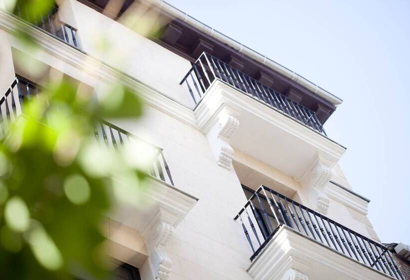 اتاق استاندارد سه نفره, Hostal Ballesta