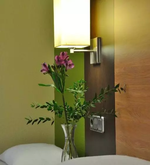 اتاق استاندارد سه نفره, Hostal Ballesta