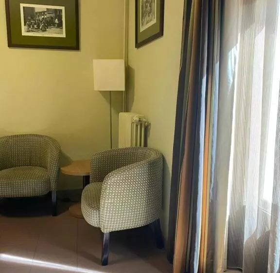 اتاق استاندارد با بالکن, Hostal Ballesta