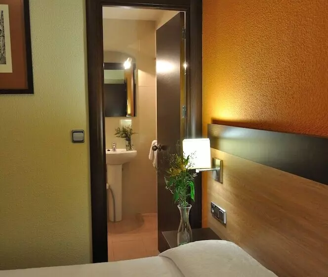 اتاق استاندارد یک نفره, Hostal Ballesta