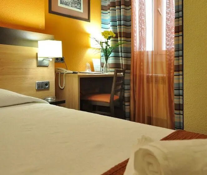 اتاق استاندارد یک نفره, Hostal Ballesta