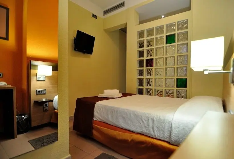 اتاق استاندارد یک نفره, Hostal Ballesta