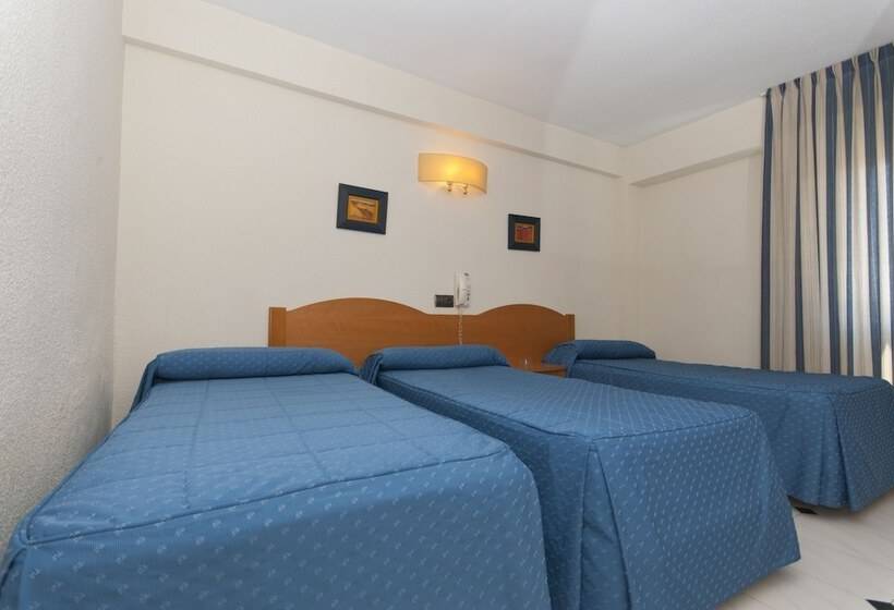 اتاق استاندارد سه نفره, Hostal Goyma I