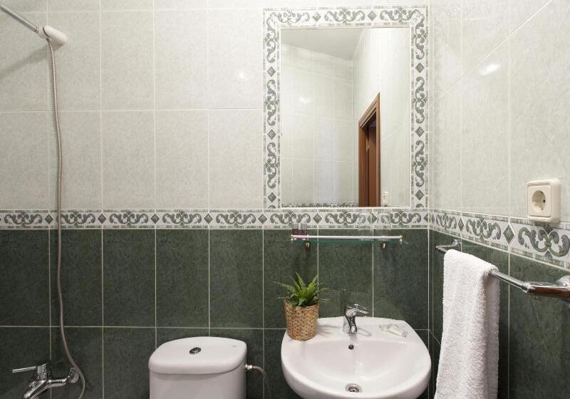 اتاق استاندارد سه نفره, Hostal Maria Luisa