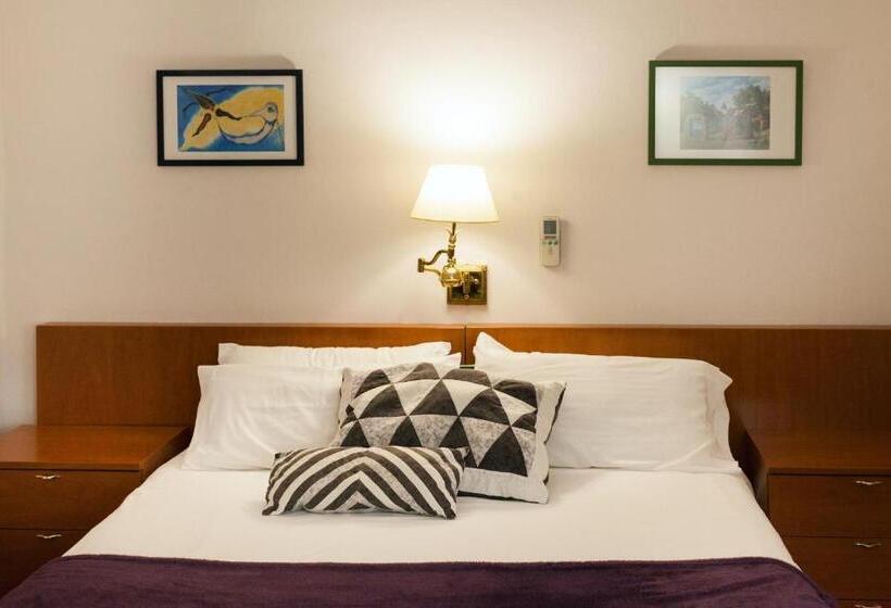 חדר סטנדרט לשלושה, Hostal Restaurant Roma