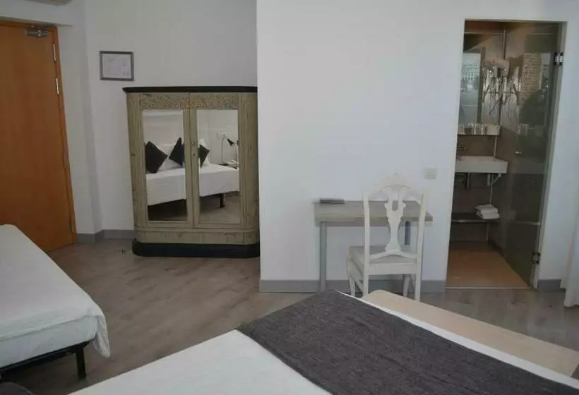 اتاق استاندارد سه نفره, Hostal San Lorenzo