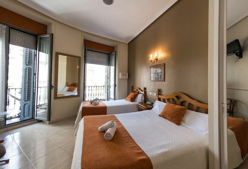 غرفة قياسية ثلاثية, Hostal San Lorenzo