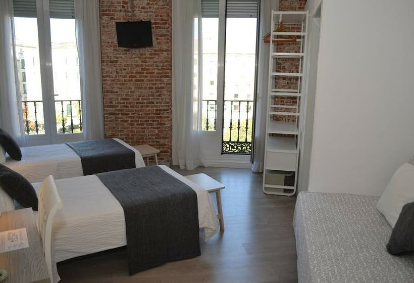 غرفة قياسية ثلاثية, Hostal San Lorenzo