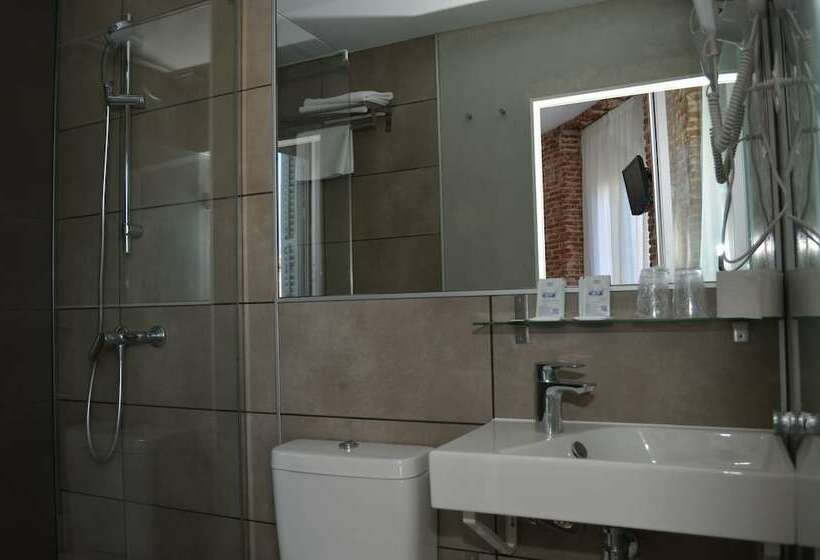 غرفة قياسية ثلاثية, Hostal San Lorenzo