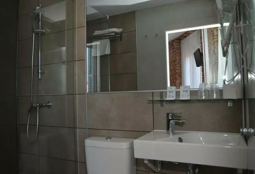 اتاق استاندارد چهار تخته, Hostal San Lorenzo