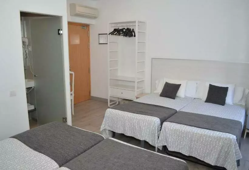 اتاق استاندارد چهار تخته, Hostal San Lorenzo