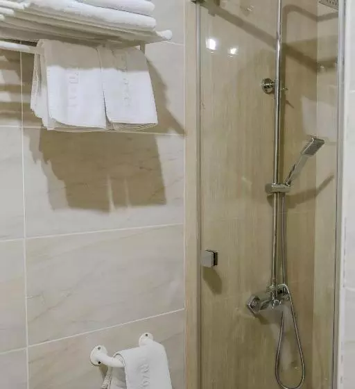 اتاق استاندارد چهار تخته, Hostal San Lorenzo