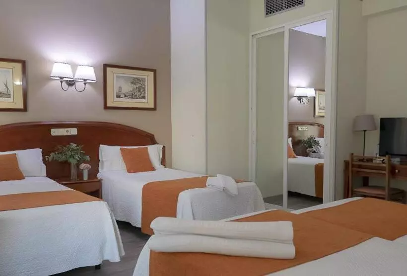 اتاق استاندارد چهار تخته, Hostal San Lorenzo